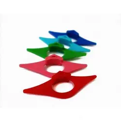 کتاب نگه‌دار چوق، جنس «پلاستیکی»