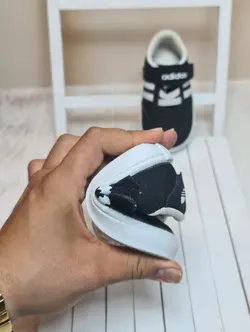 ونس آدیداس دوخط تک چسب