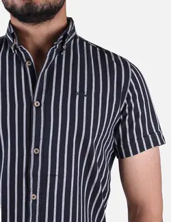 پیراهن مردانه آستین کوتاه راه راه یقه دو رنگ مشکی