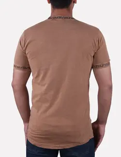 تيشرت مردانه سنگ شور يقه کش ورساچه قهوه ای