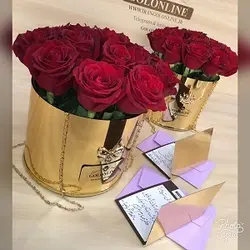 استوانه طلایی با 20 شاخه رز هلندی