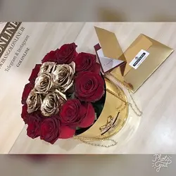 استوانه طلایی با 25 شاخه رز هلندی