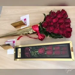 مخروط طلایی با ۳۰ شاخه رز هلندی