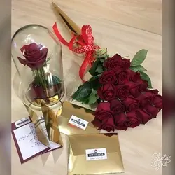 مخروط طلایی با ۳۰ شاخه رز هلندی