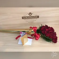 مخروط طلایی با ۳۰ شاخه رز هلندی