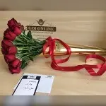 مخروط طلایی با ۳۰ شاخه رز هلندی