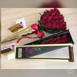 مخروط طلایی با ۳۰ شاخه رز هلندی