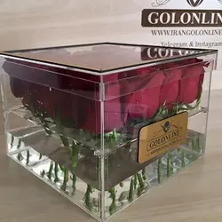 باکس مربع شیشه ای با ۱۶ شاخه رز هلندی