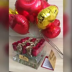 باکس شیشه ای با ۲۵ شاخه رز هلندی