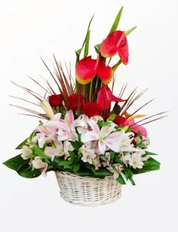سبد گل لیلیوم و رز قرمز
