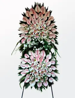 تاج گل دو طبقه آنتوریوم سفید