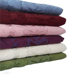 حوله دست و صورت برند ووین رنگ زرشکی