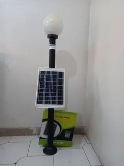 چراغ باغچه ای ایستاده