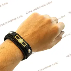 دستبند چرم طرح پلاک ورساچه طلایی