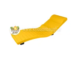 تخت کنار استخر سارو