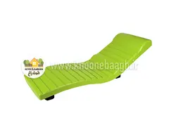 تخت کنار استخر سارو