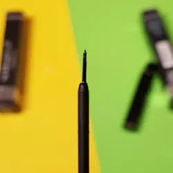 خط چشم مویی گلدن رز GOLDENROSE مدل پرو ویتامین آی لاینر provitamin