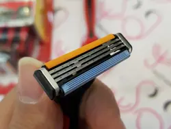 خود تراش ‏ژیلت Gillette سه تیغ مدل بلو تری توربو Blue3 (تیغ اصلاح)