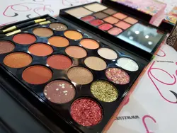 سایه، رژگونه، هایلایتر، سایه ابرو و رژ لب کیفی انی لیدی ANY LADY بزرگ مدل آبنبات لالی پاپ