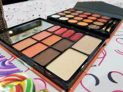 سایه، رژگونه، هایلایتر، سایه ابرو و رژ لب کیفی انی لیدی ANY LADY بزرگ مدل آبنبات لالی پاپ