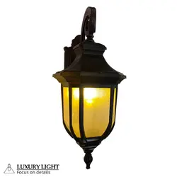 چراغ دیواری پلاستیکی زرین