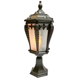 چراغ سردری بالای درب ورودی پالیز