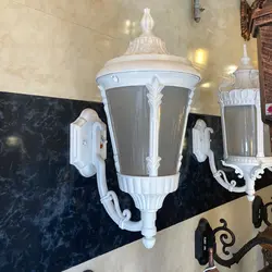 چراغ دیواری حیاط آترون