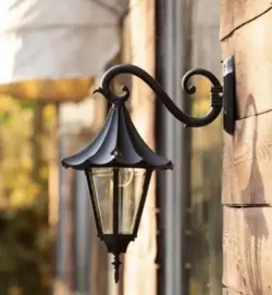 چراغ دیوار حیاط چتری رومی