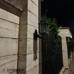 چراغ دیواری حیاطی فلزی مشبک