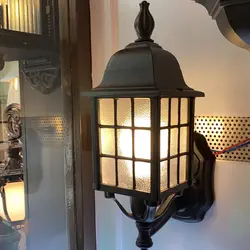 چراغ دیواری حیاطی فلزی مشبک