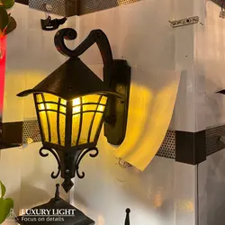 چراغ حیاطی پلاستیکی دیواری کارتین مدل چتری