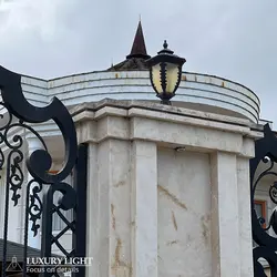 چراغ حیاطی سردری پلاستیکی کارن