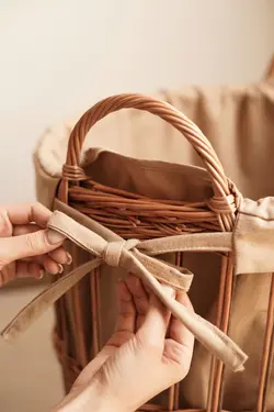 سبد لباس مروار با آستر نسکافه ای