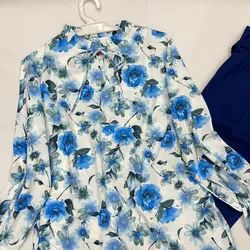 شومیز بلند یقه چین نیلوفر آبی