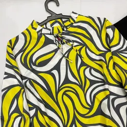 شومیز بلند یقه چین موج زرد و مشکی