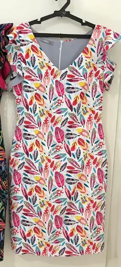 پیراهن مجلسی دخترانه طرح برگ های ریز رنگی