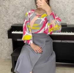 شومیز آستین سه دکمه طرح قلمو نقاشی طوسی