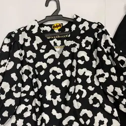 شومیز یقه کارتیه طرح ابر سفید