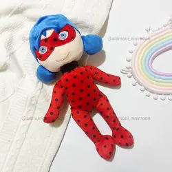 عروسک دخترک کفشدوزک