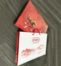 جعبه کادوی ولنتاین خرما شکلاتی با مغز بادام