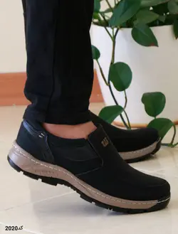 حراج استثنای کفش مردانه راحتی طبی مجلسی واداری رویه هورس و طبی مشکی2020