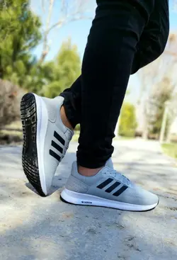 حراج استثنایی کفش کتونی اسپرت مردانه وپسرانه مدل اسپیسر ادیداس باکیفیت فوق العاده بالا طوسی روشن هولوگرامی