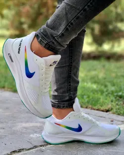 حراج ویژه کفش کتونی اسپرت مردانه وپسرانه مدل نایک فوق العاده جذاب ومنحصربفردرنگ سفیدنایک رنگین کمانی