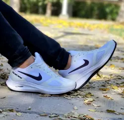 حراج ویژه کفش کتونی اسپرت مردانه وپسرانه مدل نایک اسپیسر مناسب برای باشگاه و ورزش رنگ سفید