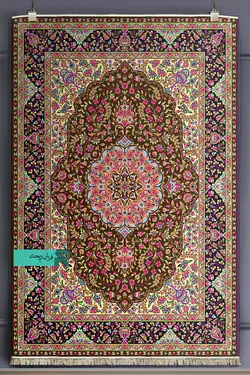 قالیچه با طرح سنتی نقشه گلباران