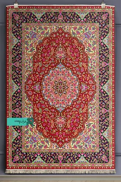 قالیچه با طرح سنتی نقشه گلباران