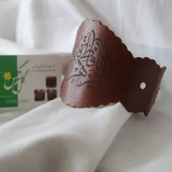 بازوبند چرمی طرح نسیم یاس زنانه