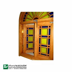 پنجره چوبی سنتی اُرُسی شیشه رنگی صنایع چوب ساج مدل W201 | پنجره اُرُسی گره چینی مشبک