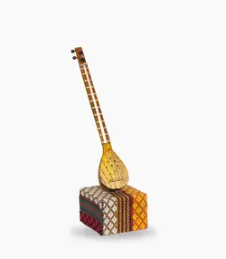 ماکت پایه دار سه تار