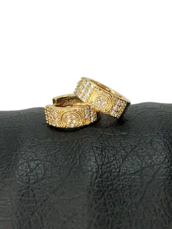 گوشواره حلقه ای نگین دار طرح نعل اسب